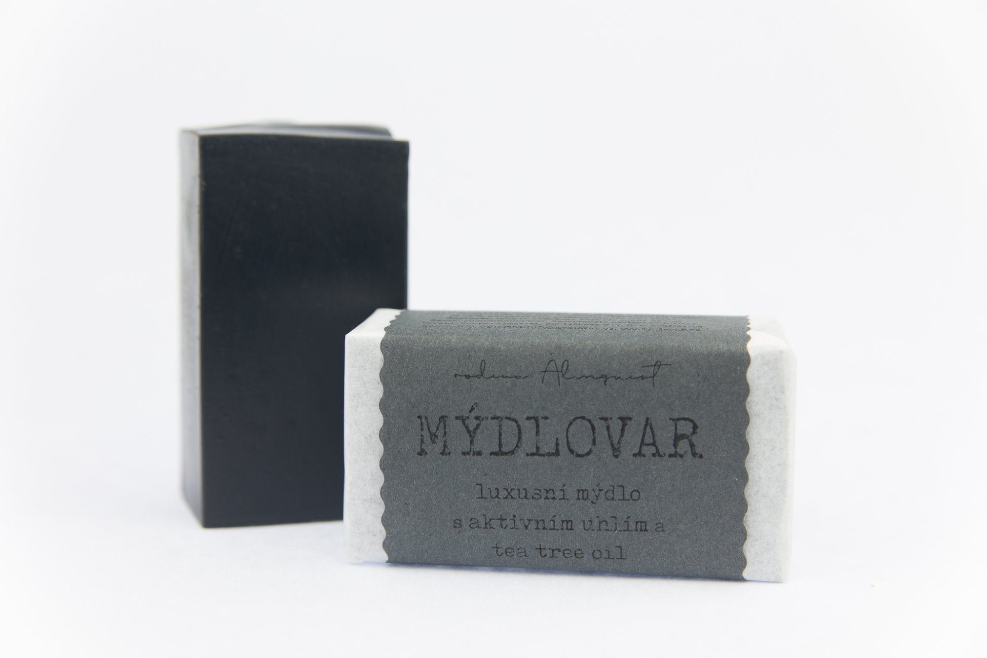 Mýdlovar Luxusní mýdlo s aktivním uhlím a tea tree - 120 g - pomůže problematické pokožce Mýdlovar