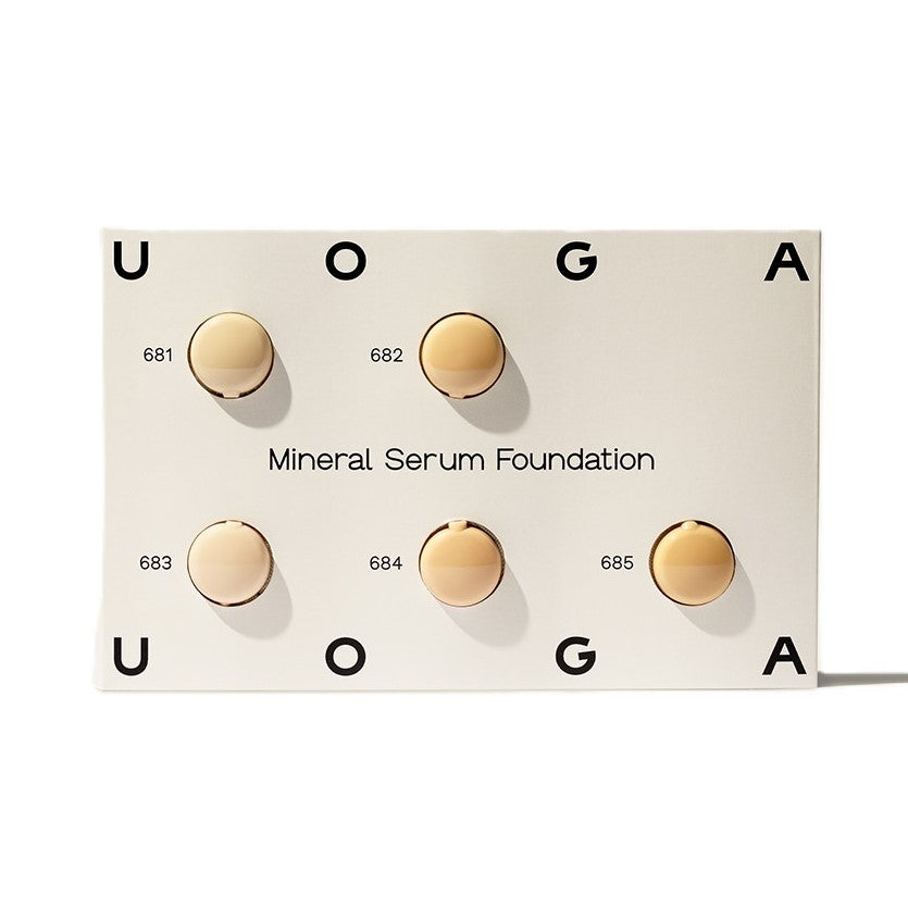 Uoga Uoga Sada testerů Tekutý minerání make-up a sérum SPF 20 BIO (10 x 1 ml) - 10 odstínů make-upu Uoga Uoga